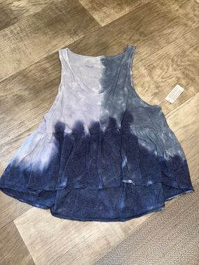 American Eagle Outfitters Navy to Light Blue Ombre Tiered Tank